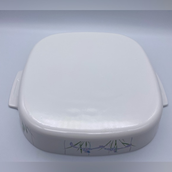 Vintage Corningware Shadow of Iris Casserole Dish 2.5L - Picture 7 of 15